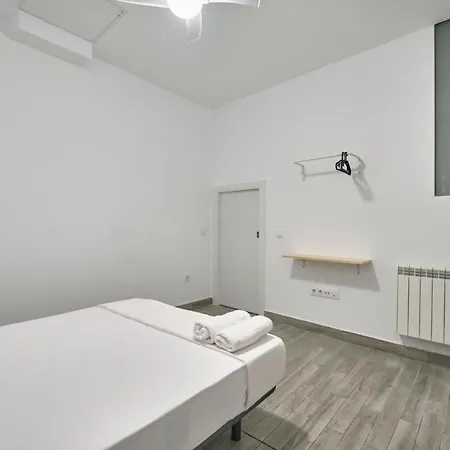 Nunez De Arce Habitaciones Madrid Exterior foto